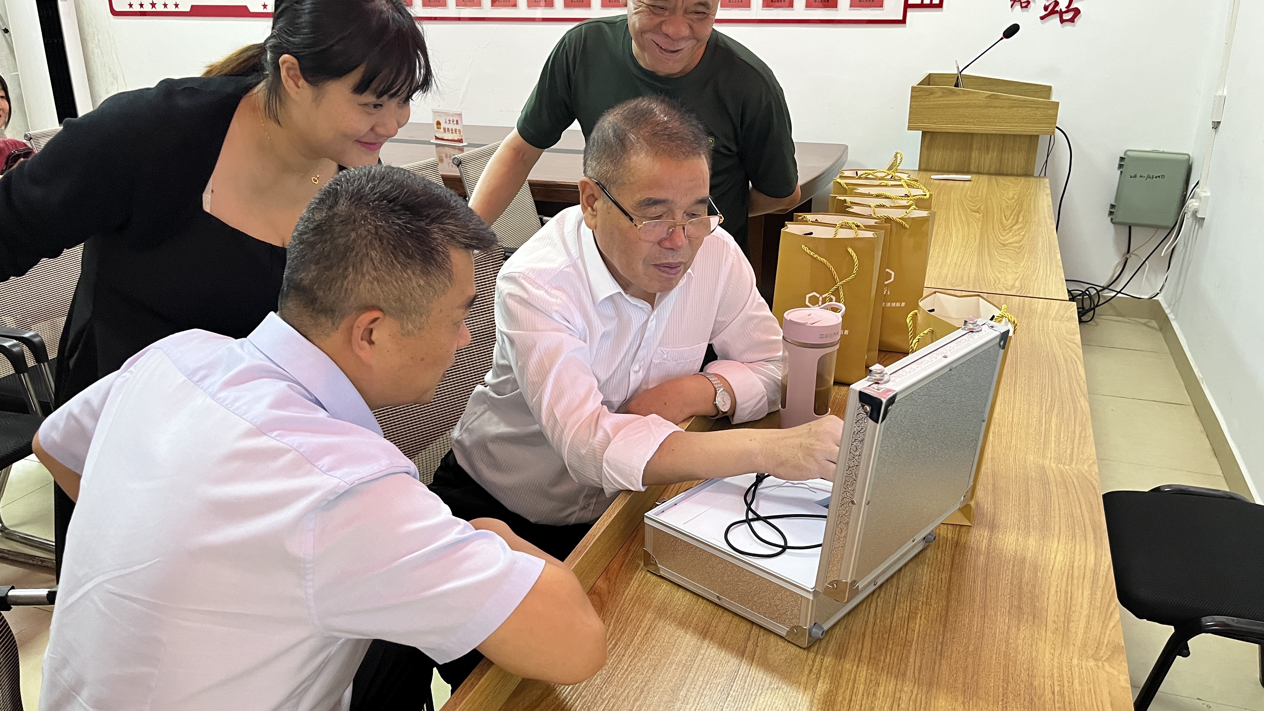 分享健康知识，传递健康生活|华裕路社区新文明实践点健康大讲堂开讲啦